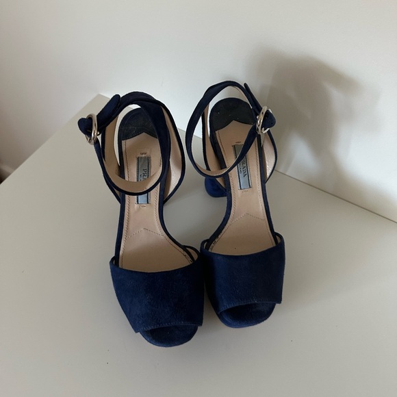 Prada suede bleu sandal - Picture 2 of 2